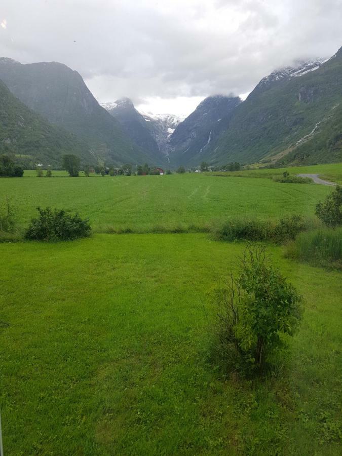 Glacier And Waterfall View Briksdalsbre Esterno foto