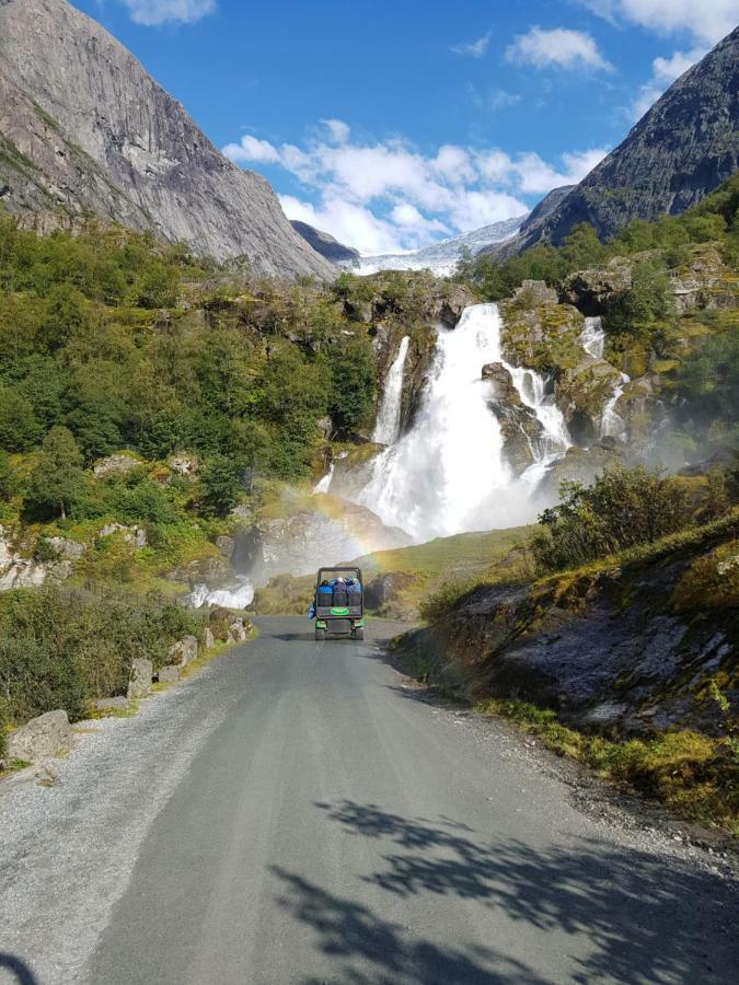 Glacier And Waterfall View Briksdalsbre Esterno foto